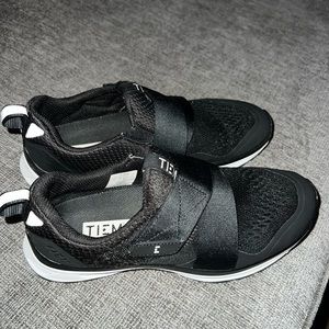 Black Tiem slip stream cycling shoes